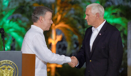 Einig gegen Venezuela: Kolumbiens Präsident Juan Manuel Santos u... Einig gegen Venezuela: Kolumbiens Präsident Juan Manuel Santos u...