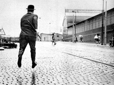 Komödiantische Aufführung: »Ein Lord am Alexanderplatz« von Günt...