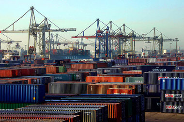 Hafen Hamburg: Deutscher Exportmotor droht wegen Eurostärke ins ...