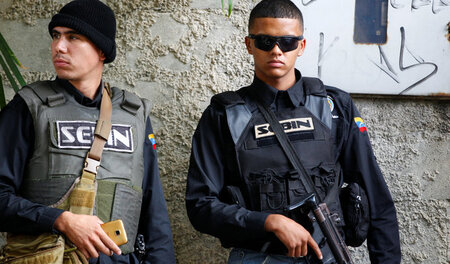 Beamte der Geheimpolizei Sebin am 8. Juli in Caracas Beamte der Geheimpolizei Sebin am 8. Juli in Caracas