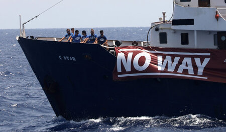 Die »C Star« vor der libyschen Küste am 15. August Die »C Star« vor der libyschen Küste am 15. August