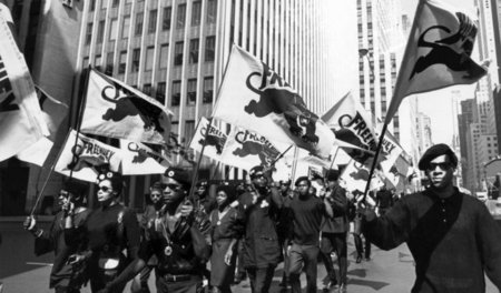 Die Black Panther marschieren im Juli 1968 durch die New York, u...