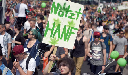 Seit Jahrzehnten fordern Initiativen eine Legalisierung des Hanf...