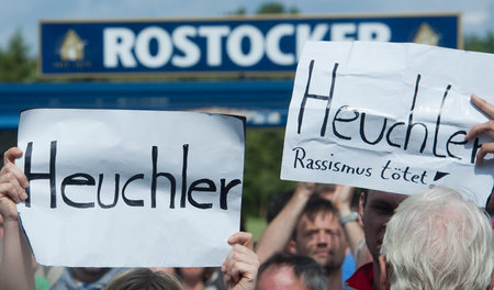 Als Bundespräsident Joachim Gauck 2012 nach Lichtenhagen kam, wo... Als Bundespräsident Joachim Gauck 2012 nach Lichtenhagen kam, wo...