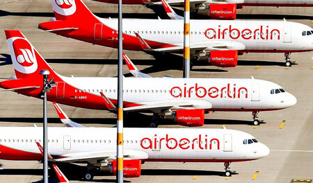 Air-Berlin-Flotte auf dem Flughafen Schönefeld Air-Berlin-Flotte auf dem Flughafen Schönefeld