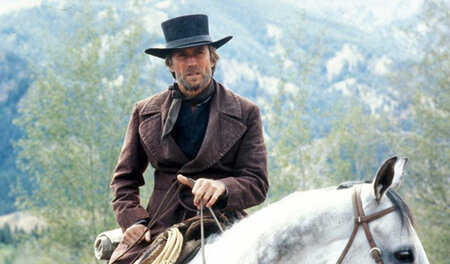 Der namenlose Reiter (Clint Eastwood) erscheint genau zur rechte...