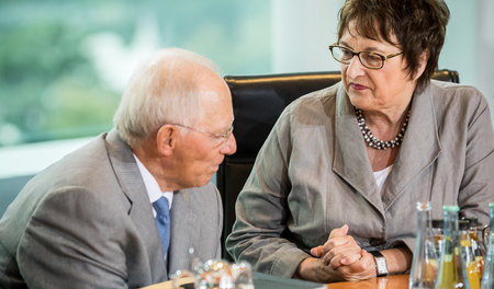 Finanzminister Wolfgang Schäuble (CSU) und Wirtschaftsministerin...