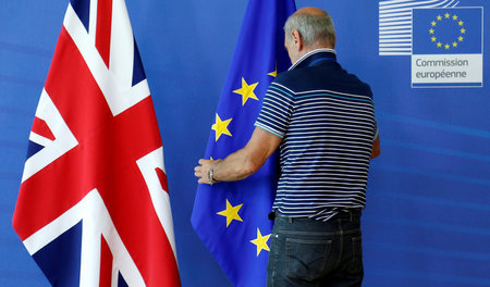 Faltenwurf: Großbritannien und die Europäischen Union sind sich ...
