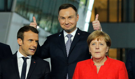 Polens President Andrzej Duda hebt die Daumen: Die EU basiert au... Polens President Andrzej Duda hebt die Daumen: Die EU basiert au...