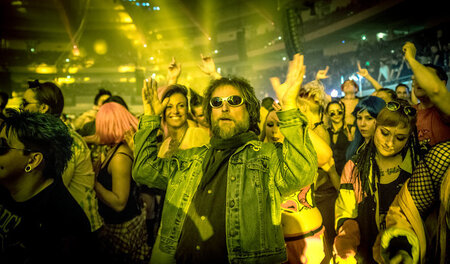 Hoch auf der Techno-Welle: Die frühen 90er waren eine gute Zeit,... Hoch auf der Techno-Welle: Die frühen 90er waren eine gute Zeit,...