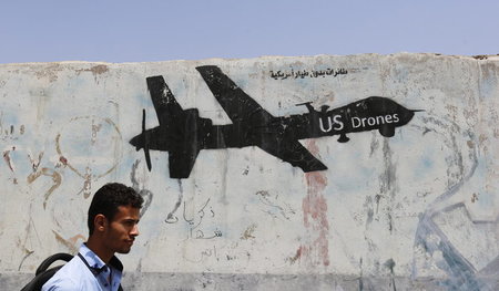 Graffiti einer US-Drohne in Sanaa, Jemen Graffiti einer US-Drohne in Sanaa, Jemen