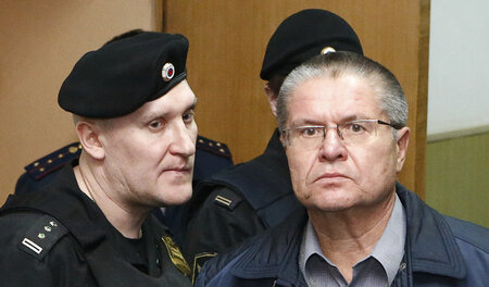 Der frühere russische Wirtschaftsminister Alexej Uljukajew nach ... Der frühere russische Wirtschaftsminister Alexej Uljukajew nach ...