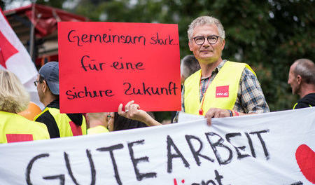 Gemeinsam kämpfen: Die Streikenden von Zalando fordern eine lang...