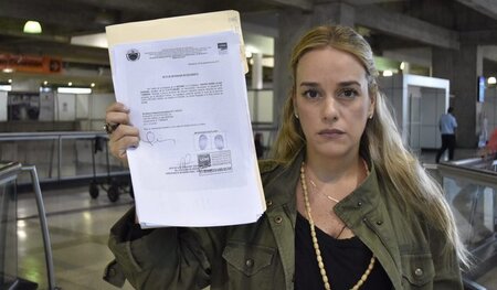 Bitte schön traurig: Lilian Tintori am Sonnabend mit der Verfügu... Bitte schön traurig: Lilian Tintori am Sonnabend mit der Verfügu...