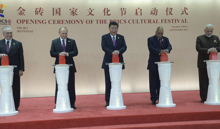 Die Staatschefs eröffnen das BRICS-Treffen: Michel Temer (Brasil...