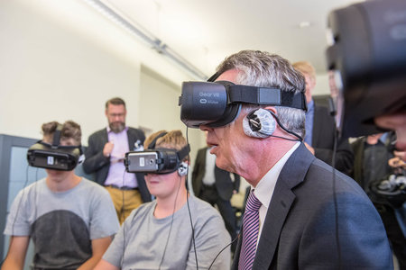 Virtuelle Realität und alternative Fakten gehen bei der Bewertun... Virtuelle Realität und alternative Fakten gehen bei der Bewertun...