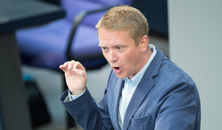 Jan Korte, stellvertretender Vorsitzender der Linksfraktion, bra... Jan Korte, stellvertretender Vorsitzender der Linksfraktion, bra...