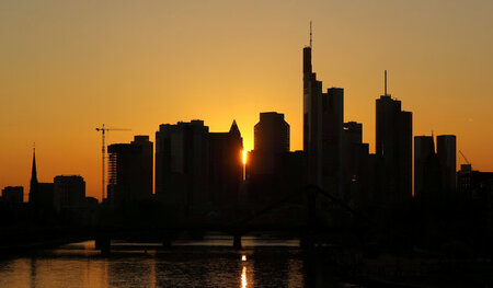 Neue EU-Finanzmetropole? Skyline von Frankfurt am Main Neue EU-Finanzmetropole? Skyline von Frankfurt am Main