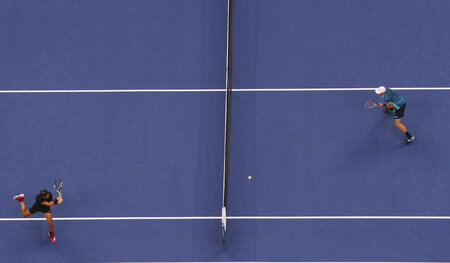 Wand am Netz: Rafael Nadal (l.) und Kevin Anderson im Finale Wand am Netz: Rafael Nadal (l.) und Kevin Anderson im Finale