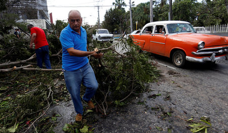 Nach Durchzug des Hurrikans machten sich im armen Kuba sofort st...