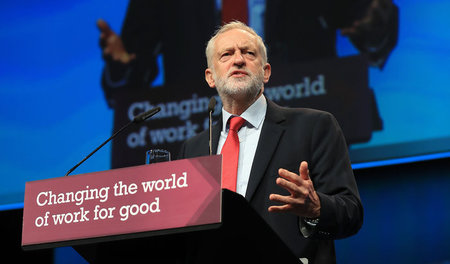 Mehr Lohn für alle: Labour-Chef Jeremy Corbyn warnte auf dem TUC... Mehr Lohn für alle: Labour-Chef Jeremy Corbyn warnte auf dem TUC...