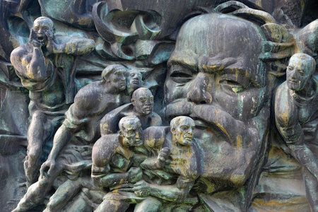 Für die Sache der Linken: Karl-Marx-Relief auf dem Areal der Uni... Für die Sache der Linken: Karl-Marx-Relief auf dem Areal der Uni...