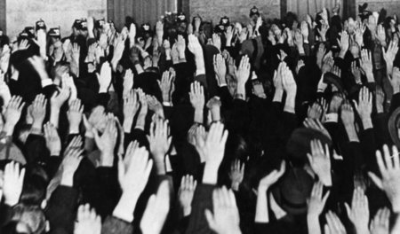 Ein Gleichklang von Manipulation und Manipulierbarkeit – Adolf H... Ein Gleichklang von Manipulation und Manipulierbarkeit – Adolf H...