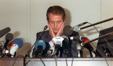 Angeblich haltlose Vorwürfe – Uwe Barschel am 18.9.1987 vor der ...