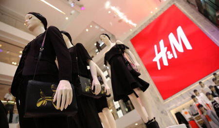 Cooles Image, aber prekäre Arbeitsbedingungen: Filiale von H & M...