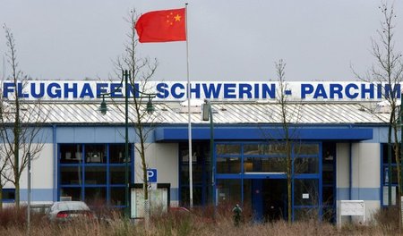 Szenerie für eine »Komödie des Investmentwahns«: Hauptgebäude de...