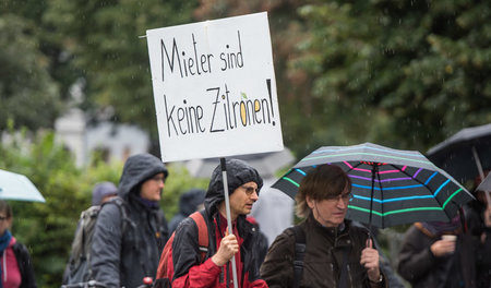 Mieter lassen sich nicht unendlich ausquetschen (Demo gegen Miet...