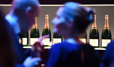 Steuerentlastungen für Spitzenverdiener können direkt in Luxusgü... Steuerentlastungen für Spitzenverdiener können direkt in Luxusgü...