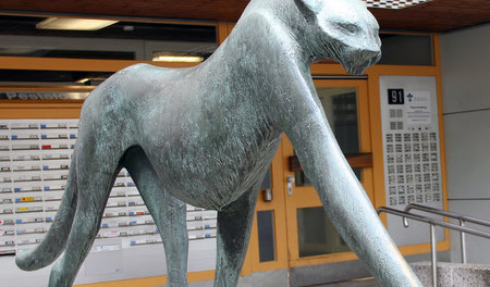 Letzte Hoffnung Zivilisation. Skulptur »Gepard« von Hans Joachim...