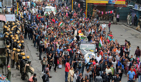 »Bitteres Ende«? GJM-Anhänger trauern am 18. Juni in Darjeeling ...