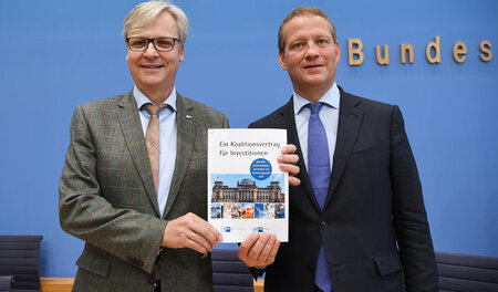 Lobbyisten des DIHK präsentierten am Montag in Berlin einen » wi...