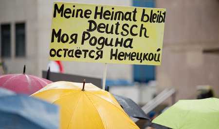 Demonstration von Russlanddeutschen, die die AfD unterstützen, a...