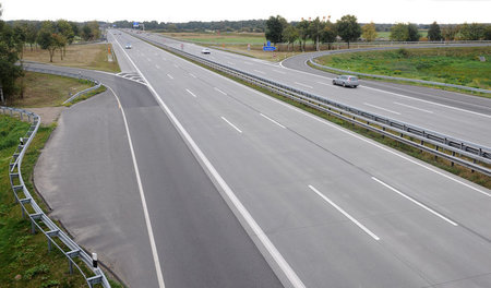 Kaum Verkehr, kaum Mauteinnahmen auf der A 1: Betreiber wollen d... Kaum Verkehr, kaum Mauteinnahmen auf der A 1: Betreiber wollen d...
