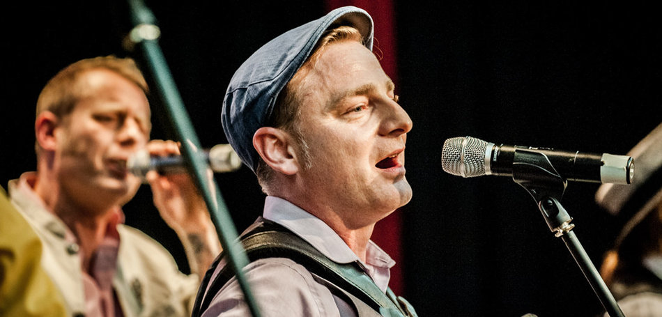 &raquo;Not Irish, not traditional, just poking the fire&laquo; &ndash; Am Mikro: Ian Beer. Foto: Andreas Domma